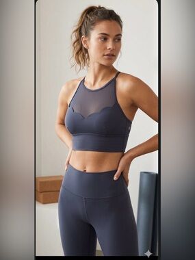 Lululemon Adore Your Core Bra
Shadow Blue Size 6